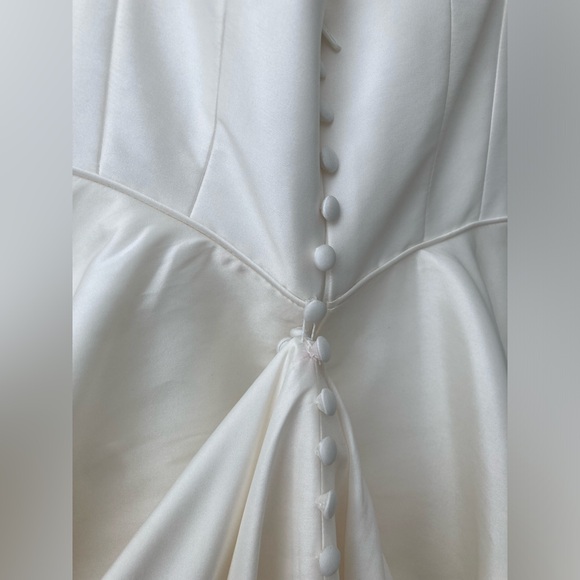 Jenny Yoo Brynn wedding gown (A-line, strapless, 5’3” hem) - Picture 11 of 16